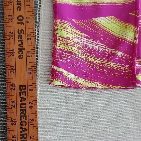 Xersion Women's Small Capri Leggings Stripe Fuchsia Neon Yellow Crop Gym Workout - Picture 7 of 7